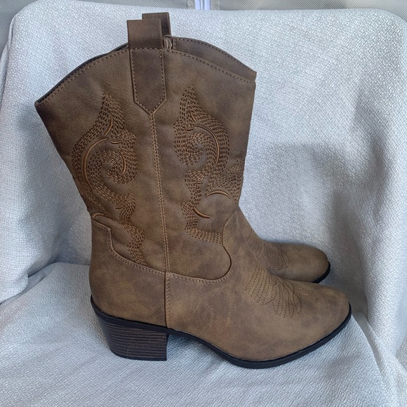 Brown Western Ankle Boots - Picture 7 of 14